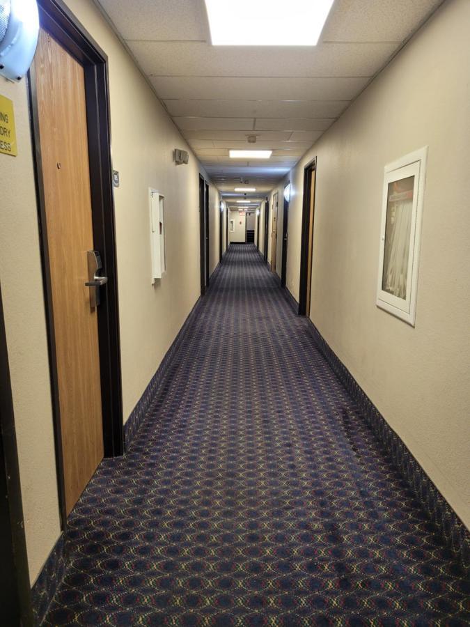 מרטינסוויל Raceway Inn מראה חיצוני תמונה
